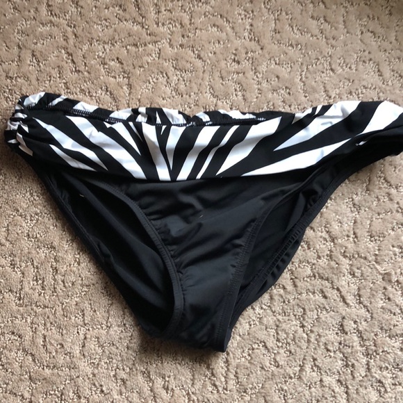 New La Blanca Sevilla shirred bikini bottom black white swim suit size 12 - Picture 3 of 6